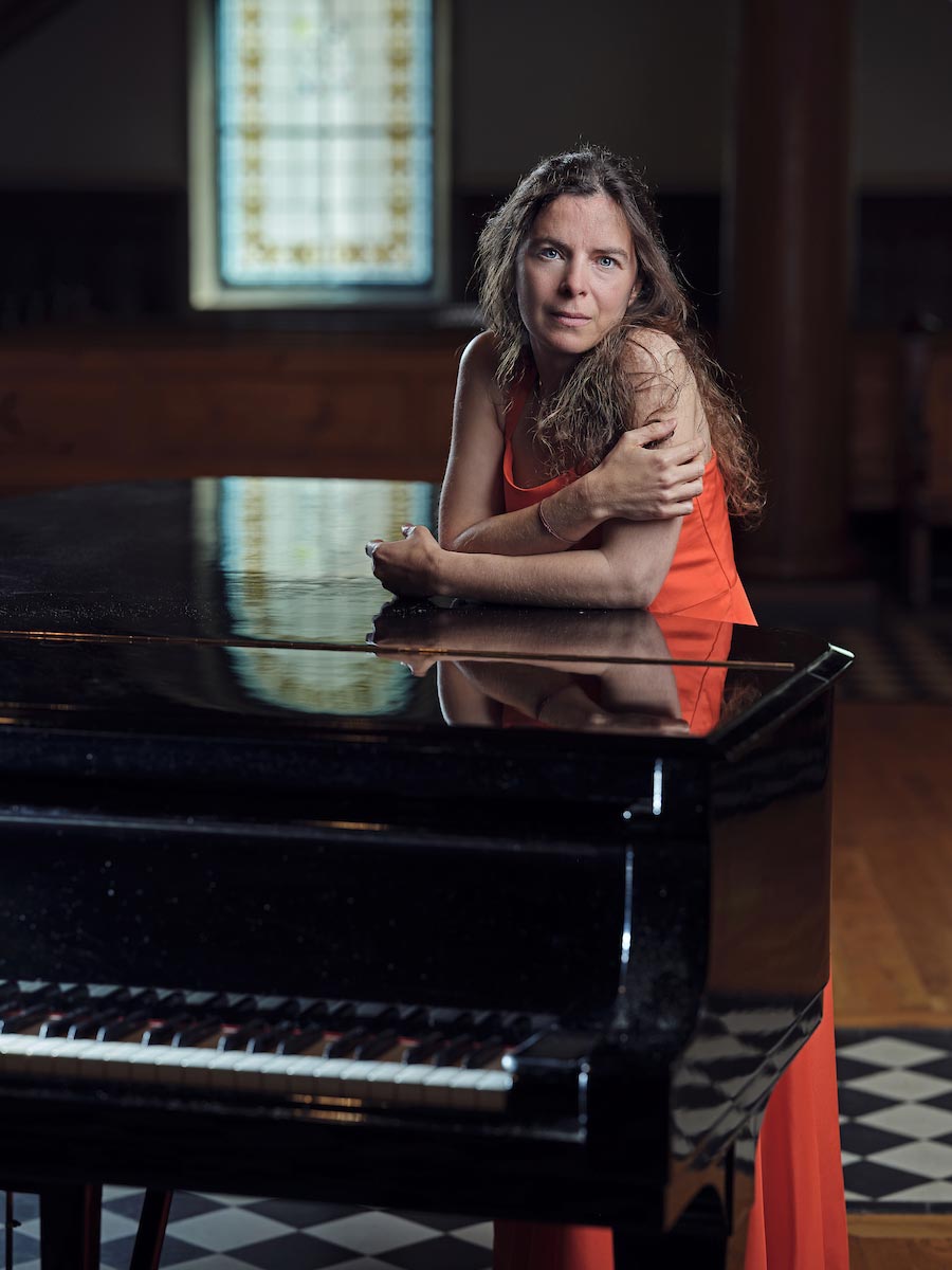 alice-piano-005